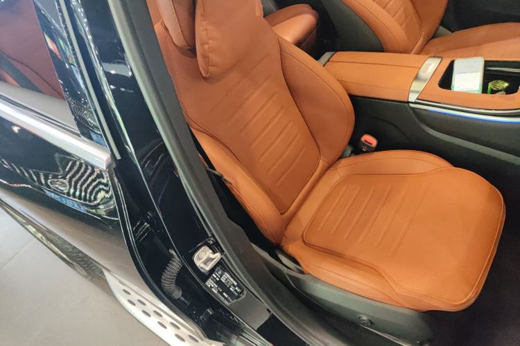 Used Mercedes-Benz GLC 2024 Refreshed GLC 300 L 4MATIC Dynamic Version 5 Seats Right Front Seat