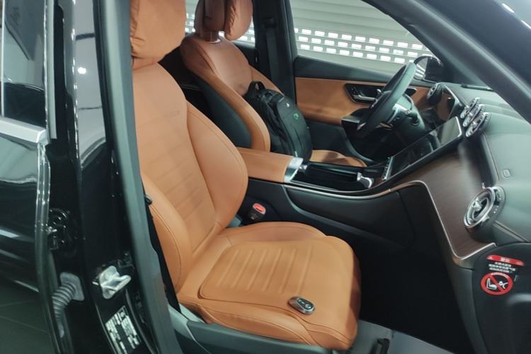 Used Mercedes-Benz GLC 2024 Refreshed GLC 300 L 4MATIC Dynamic Version 7-Seater Right Front Seat