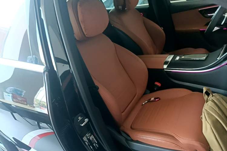Used Mercedes-Benz GLC 2024 GLC 300 L 4MATIC Luxury Model 5 Seats Right Front Seat