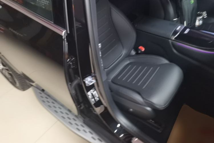 Used Mercedes-Benz GLC 2024 GLC 300 L 4MATIC Luxury Model 7 Seats Right Front Seat