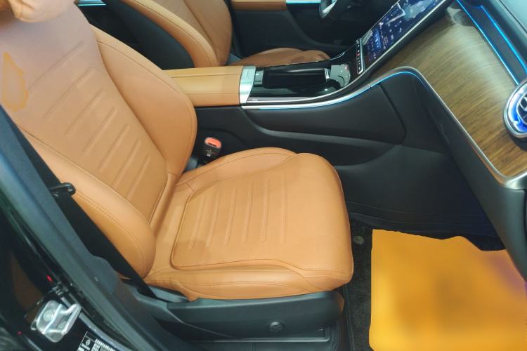 Used Mercedes-Benz GLC 2024 GLC 300 L 4MATIC Dynamic Edition 5-seater Right Front Seat