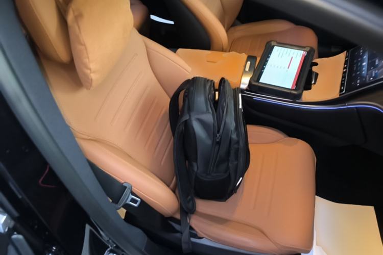 Used Mercedes-Benz GLC 2024 Refreshed GLC 300 L 4MATIC Dynamic Version 5 Seats Right Front Seat