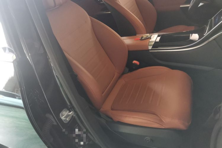 Used Mercedes-Benz GLC 2024 GLC 300 L 4MATIC Luxury Model 5 Seats Right Front Seat