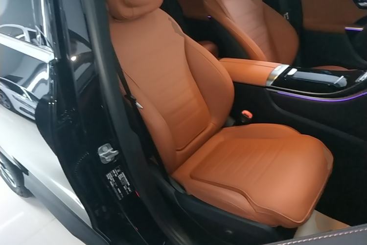 Used Mercedes-Benz GLC 2024 Facelifted GLC 260 L 4MATIC Luxury Version 5 Seats Right Front Seat