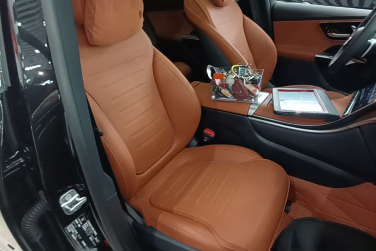 Used Mercedes-Benz GLC 2024 GLC 300 L 4MATIC Dynamic Edition 5-seater Right Front Seat
