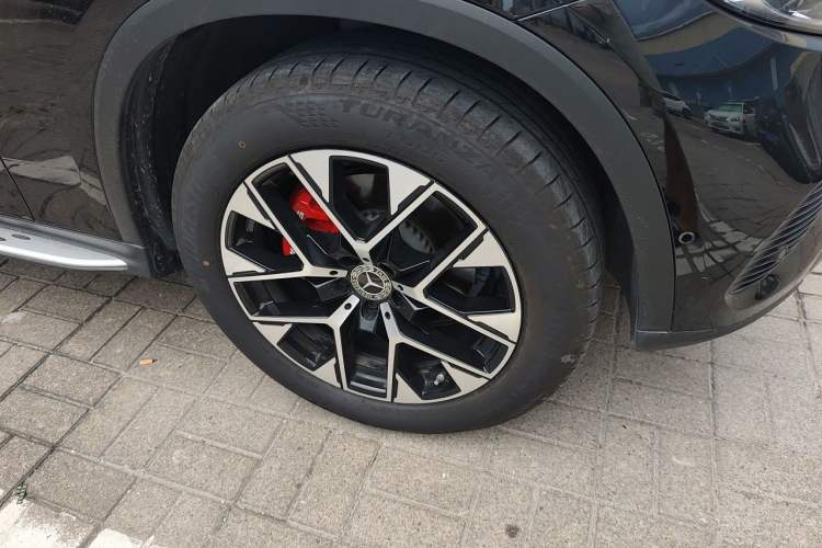 Used Mercedes-Benz GLC 2024 GLC 260 L 4MATIC Dynamic Edition 7-seater Right Front Wheel Hub
