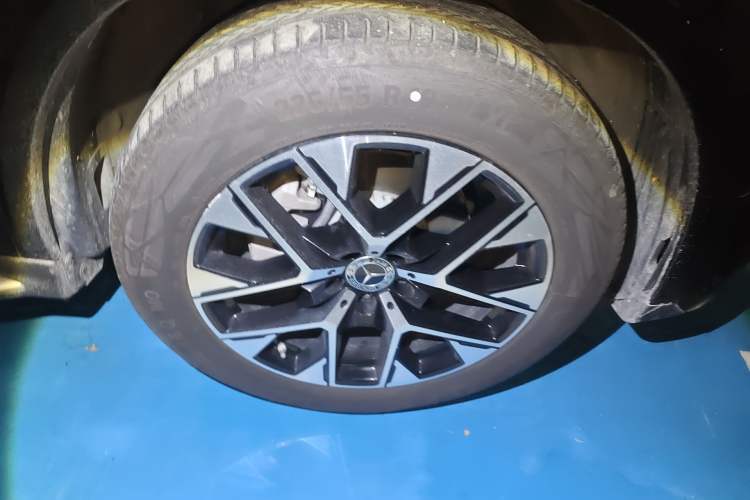 Used Mercedes-Benz GLC 2024 GLC 260 L 4MATIC Luxury Model 5 Seats Right Front Wheel Hub