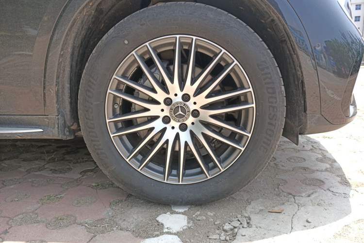 Used Mercedes-Benz GLC 2024 GLC 300 L 4MATIC Dynamic Edition 5-seater Right Front Wheel Hub
