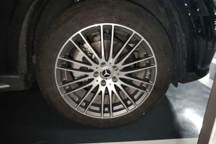 Used Mercedes-Benz GLC 2024 GLC 260 L 4MATIC Luxury Model 5 Seats Right Front Wheel Hub