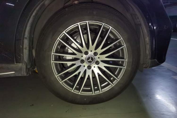 Used Mercedes-Benz GLC 2024 Refreshed GLC 300 L 4MATIC Dynamic Version 5 Seats Right Front Wheel Hub