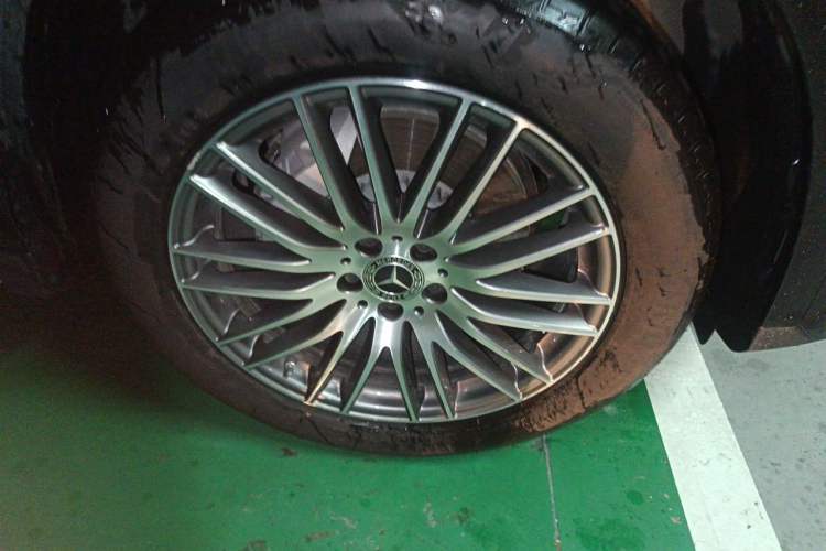 Used Mercedes-Benz GLC 2024 GLC 300 L 4MATIC Dynamic Edition 5-seater Right Front Wheel Hub