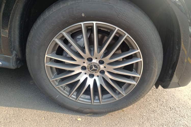 Used Mercedes-Benz GLC 2024 Refreshed GLC 300 L 4MATIC Dynamic Version 5 Seats Right Front Wheel Hub