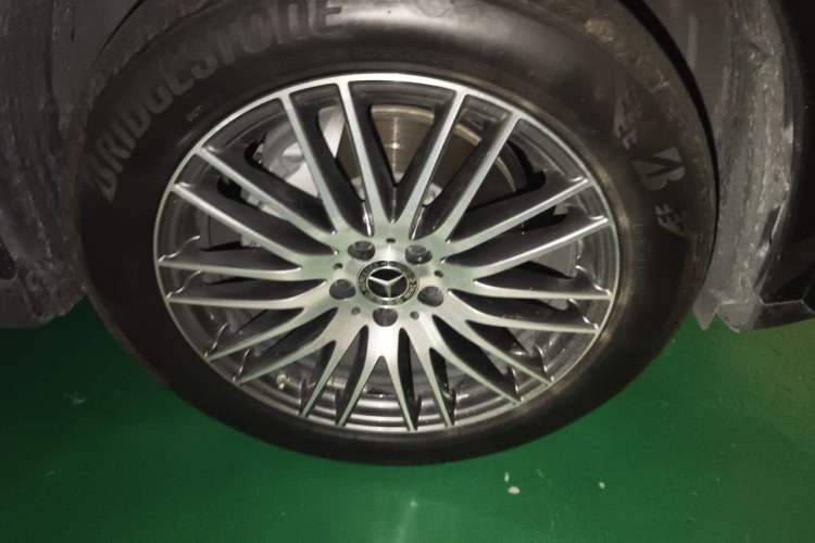 Used Mercedes-Benz GLC 2024 GLC 300 L 4MATIC Dynamic Edition 7-seater Right Front Wheel Hub