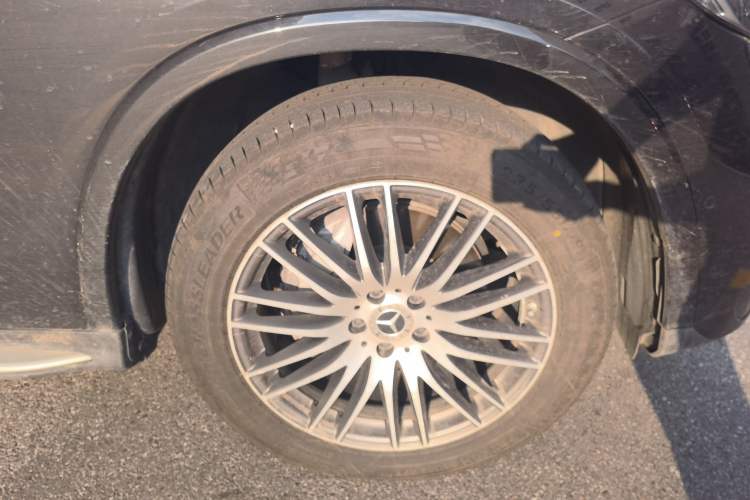 Used Mercedes-Benz GLC 2024 Refreshed GLC 300 L 4MATIC Dynamic Version 5 Seats Right Front Wheel Hub