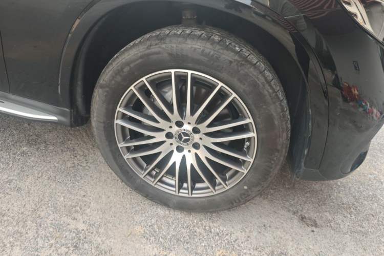 Used Mercedes-Benz GLC 2024 Refreshed GLC 300 L 4MATIC Dynamic Version 5 Seats Right Front Wheel Hub