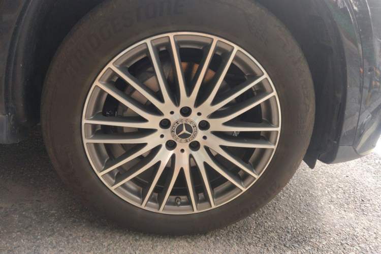 Used Mercedes-Benz GLC 2024 GLC 300 L 4MATIC Dynamic Edition 5-seater Right Front Wheel Hub