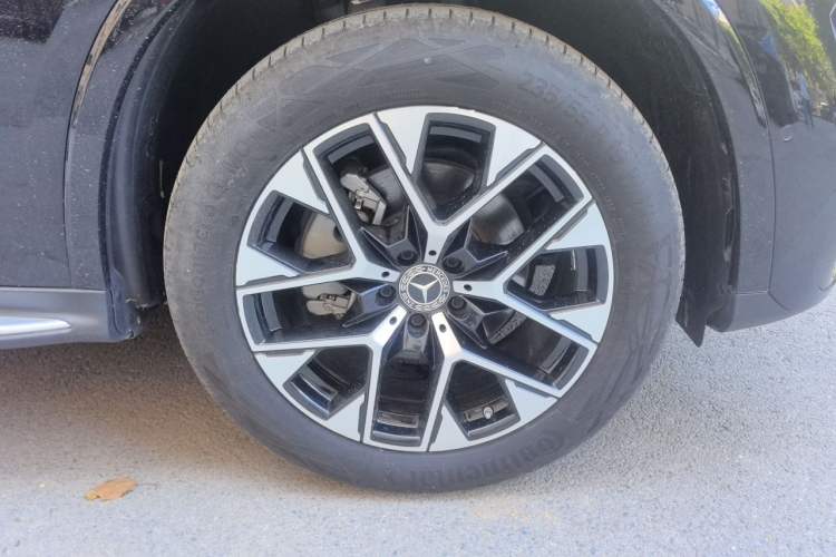 Used Mercedes-Benz GLC 2024 Facelifted GLC 260 L 4MATIC Luxury Version 5 Seats Right Front Wheel Hub