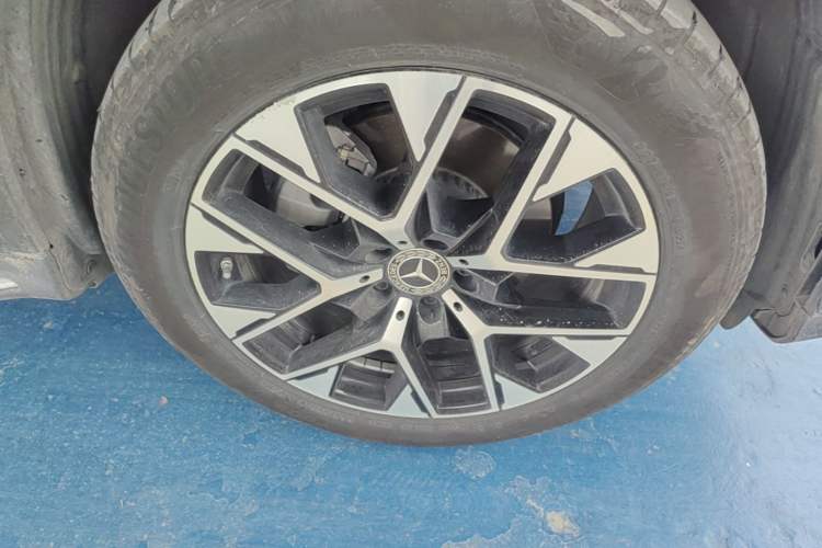 Used Mercedes-Benz GLC 2024 GLC 260 L 4MATIC Luxury Model 5 Seats Right Front Wheel Hub