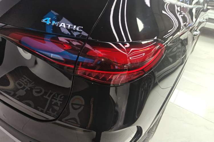 Used Mercedes-Benz GLC 2024 GLC 260 L 4MATIC Luxury Model 5 Seats Right Rear Taillight