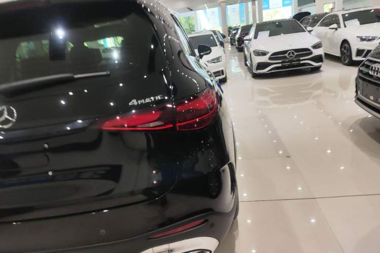 Used Mercedes-Benz GLC 2024 Facelifted GLC 260 L 4MATIC Luxury Version 5 Seats Right Rear Taillight