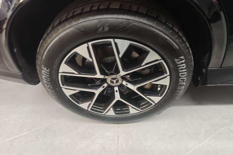 Used Mercedes-Benz GLC 2024 Facelifted GLC 260 L 4MATIC Luxury Version 5 Seats Right Rear Wheel Hub