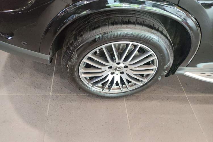 Used Mercedes-Benz GLC 2024 Refreshed GLC 300 L 4MATIC Dynamic Version 5 Seats Right Rear Wheel Hub