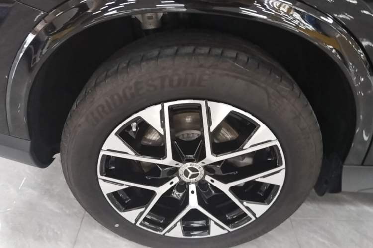 Used Mercedes-Benz GLC 2024 Facelifted GLC 260 L 4MATIC Luxury Version 5 Seats Right Rear Wheel Hub