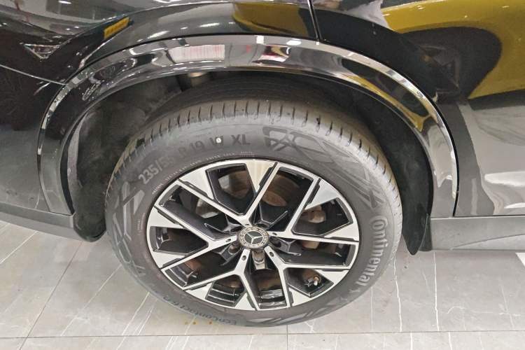 Used Mercedes-Benz GLC 2024 Facelifted GLC 260 L 4MATIC Luxury Version 5 Seats Right Rear Wheel Hub
