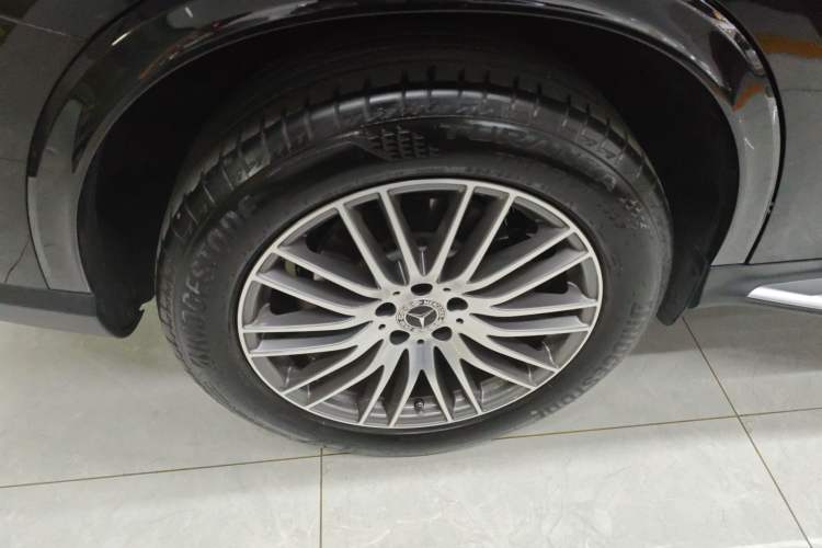 Used Mercedes-Benz GLC 2024 Refreshed GLC 300 L 4MATIC Dynamic Version 5 Seats Right Rear Wheel Hub