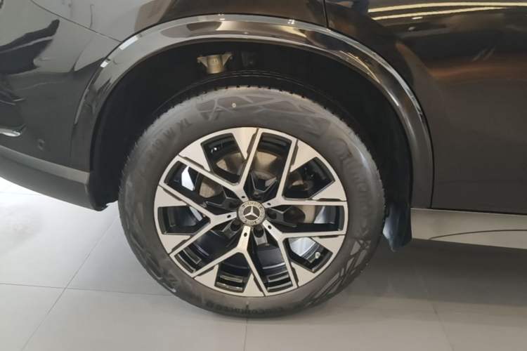 Used Mercedes-Benz GLC 2024 GLC 260 L 4MATIC Luxury Model 5 Seats Right Rear Wheel Hub