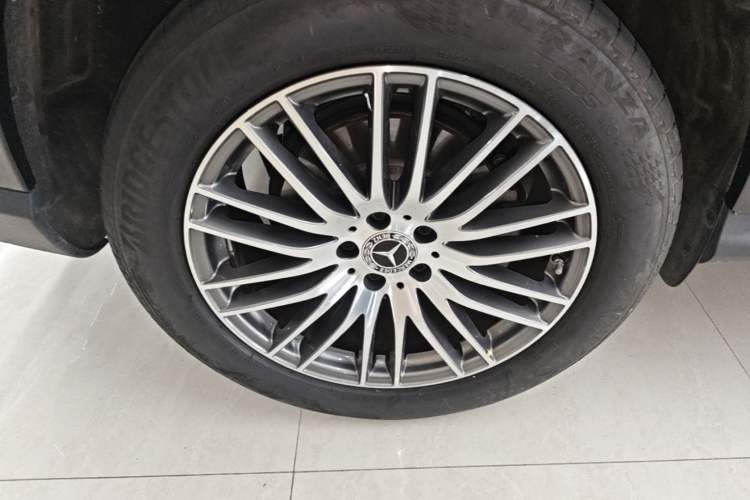 Used Mercedes-Benz GLC 2024 GLC 300 L 4MATIC Dynamic Edition 7-seater Right Rear Wheel Hub