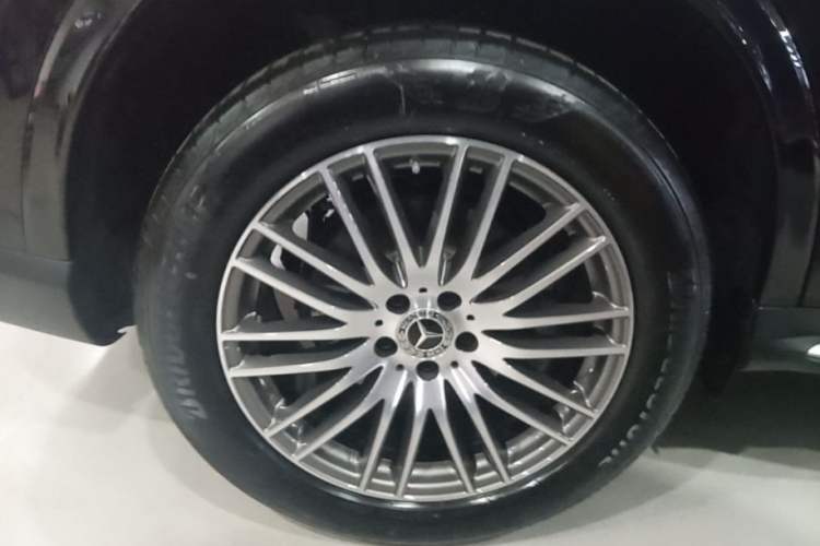 Used Mercedes-Benz GLC 2024 Refreshed GLC 300 L 4MATIC Dynamic Version 5 Seats Right Rear Wheel Hub