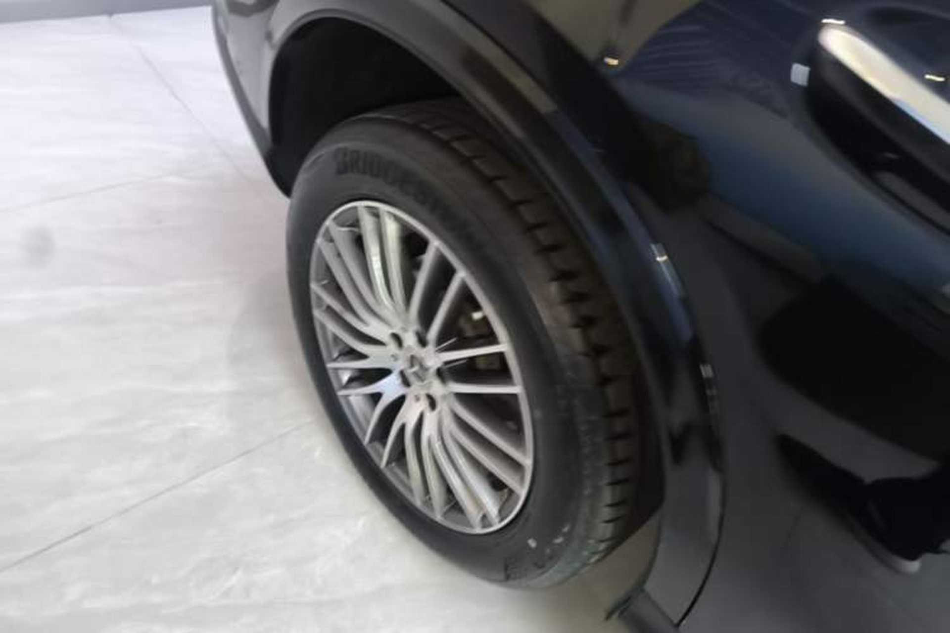 Used Mercedes-Benz GLC 2024 Refreshed GLC 300 L 4MATIC Dynamic Version 5 Seats Right Rear Wheel Hub