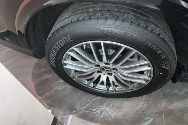 Used Mercedes-Benz GLC 2024 GLC 300 L 4MATIC Dynamic Edition 5-seater Right Rear Wheel Hub
