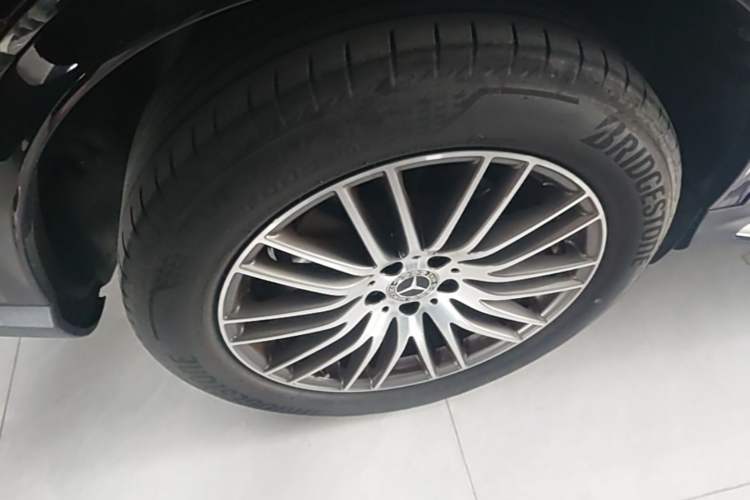 Used Mercedes-Benz GLC 2024 Refreshed GLC 300 L 4MATIC Dynamic Version 5 Seats Right Rear Wheel Hub