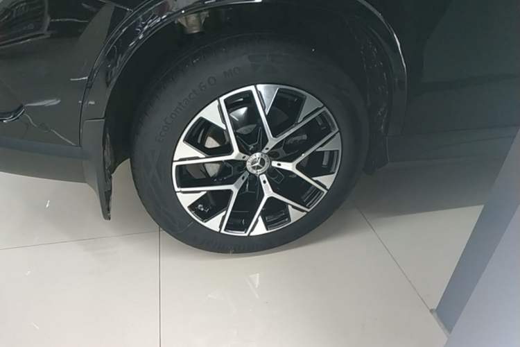 Used Mercedes-Benz GLC 2024 Facelifted GLC 260 L 4MATIC Luxury Version 5 Seats Right Rear Wheel Hub