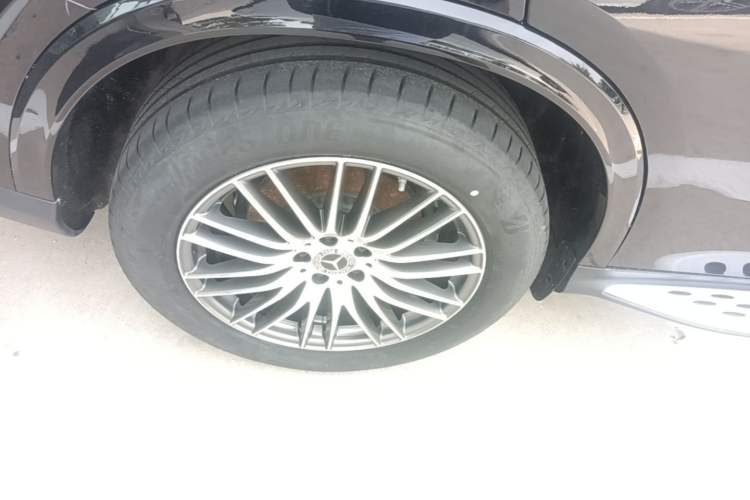 Used Mercedes-Benz GLC 2024 Refreshed GLC 300 L 4MATIC Dynamic Version 5 Seats Right Rear Wheel Hub