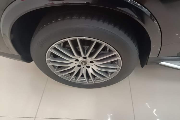 Used Mercedes-Benz GLC 2024 GLC 300 L 4MATIC Dynamic Edition 5-seater Right Rear Wheel Hub