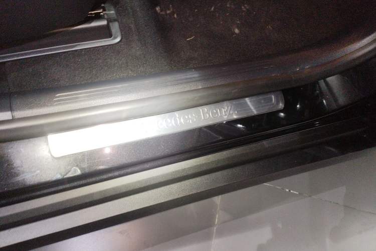 Used Mercedes-Benz GLC 2024 GLC 260 L 4MATIC Dynamic Edition 5-seater Right Side Sill