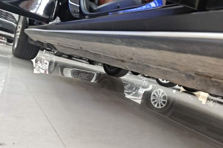 Used Mercedes-Benz GLC 2024 GLC 300 L 4MATIC Dynamic Edition 7-seater Right Side Sill