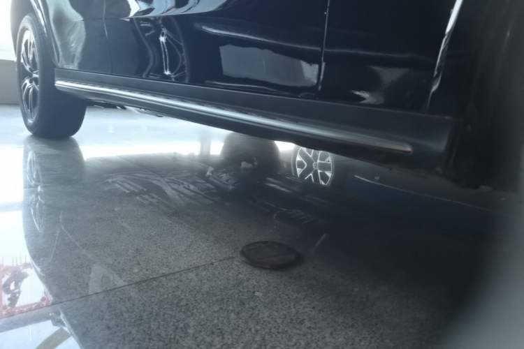 Used Mercedes-Benz GLC 2024 Refreshed GLC 260 L 4MATIC Luxury Version 7-Seater Right Side Sill