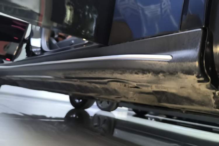 Used Mercedes-Benz GLC 2024 Refreshed GLC 300 L 4MATIC Dynamic Version 5 Seats Right Side Sill