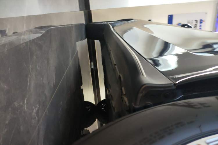 Used Mercedes-Benz GLC 2024 GLC 300 L 4MATIC Dynamic Edition 5-seater Right Side Sill
