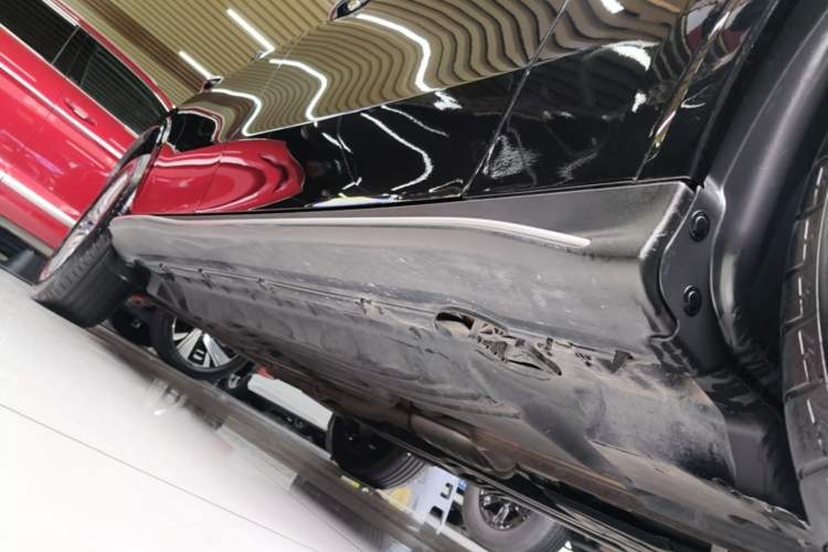 Used Mercedes-Benz GLC 2024 GLC 300 L 4MATIC Dynamic Edition 5-seater Right Side Sill