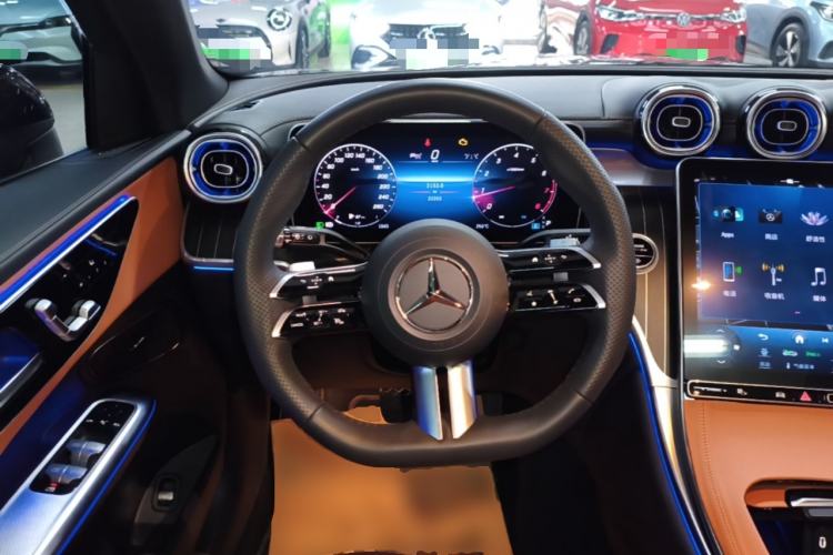 Used Mercedes-Benz GLC 2024 GLC 260 L 4MATIC Luxury Model 5 Seats Steering Wheel