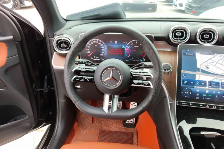 Used Mercedes-Benz GLC 2024 GLC 300 L 4MATIC Dynamic Edition 7-seater Steering Wheel