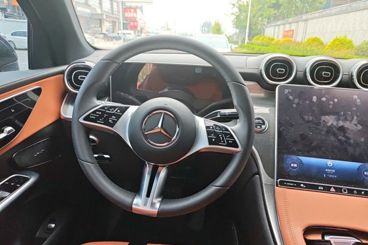 Used Mercedes-Benz GLC 2024 GLC 260 L 4MATIC Dynamic Edition 5-seater Steering Wheel