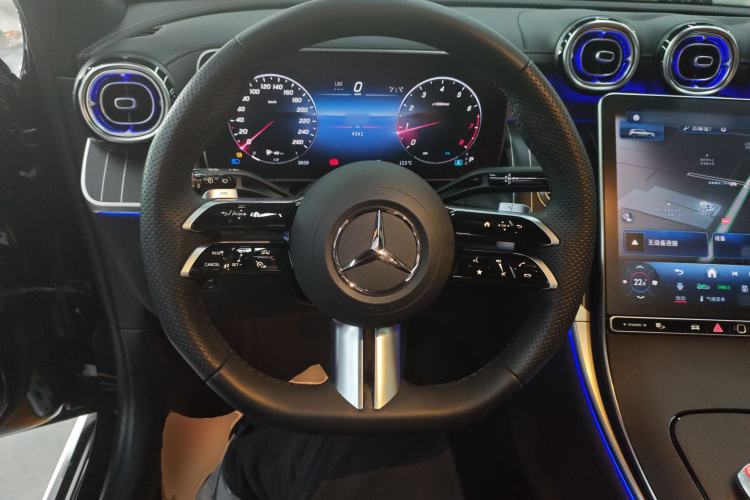 Used Mercedes-Benz GLC 2024 Refreshed GLC 300 L 4MATIC Dynamic Version 5 Seats Steering Wheel