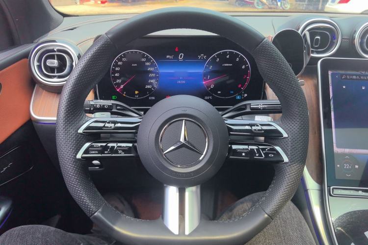 Used Mercedes-Benz GLC 2024 Refreshed GLC 300 L 4MATIC Dynamic Version 5 Seats Steering Wheel