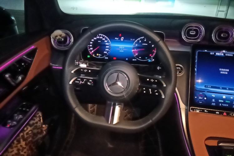 Used Mercedes-Benz GLC 2024 GLC 260 L 4MATIC Luxury Model 5 Seats Steering Wheel